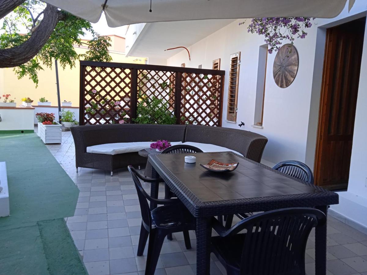 Guest House Oleandro Santa Maria Navarrese Exteriér fotografie